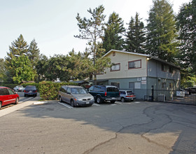 Castle Rock Apartments in Fair Oaks, CA - Building Photo - Building Photo