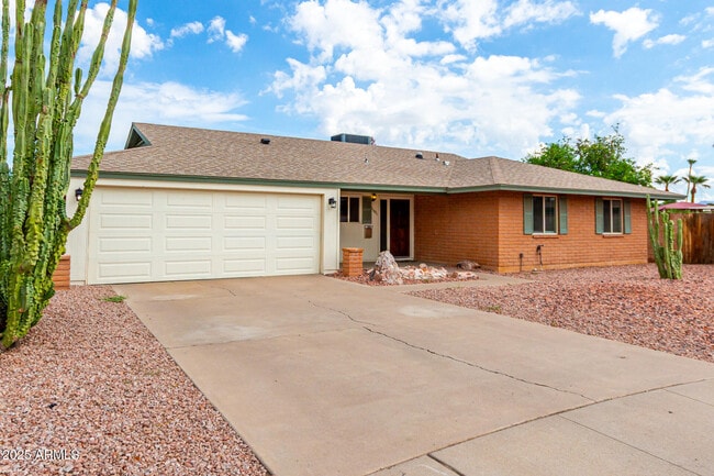 11621 N 39th St in Phoenix, AZ - Building Photo - Building Photo