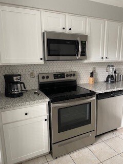 2002 Gentryside Dr in Houston, TX - Building Photo - Building Photo