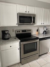 2002 Gentryside Dr in Houston, TX - Building Photo - Building Photo