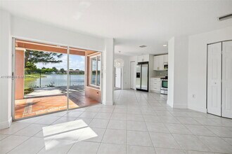 16502 SW 68th Terrace in Miami, FL - Building Photo - Building Photo