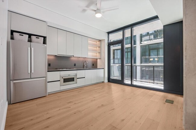 property at 610 Davis St