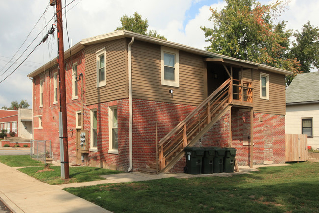 1102 E Oak St in New Albany, IN - Building Photo - Building Photo