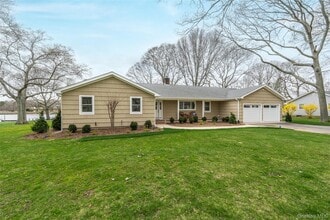 1225 Westview Dr in Mattituck, NY - Building Photo - Building Photo