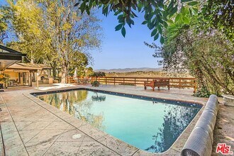 2270 Stradella Rd in Los Angeles, CA - Building Photo - Building Photo