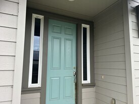 403-405 Gilcrest Ave in Vallejo, CA - Building Photo