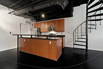 3110 Thomas, Unit 533 in Dallas, TX - Foto de edificio - Building Photo