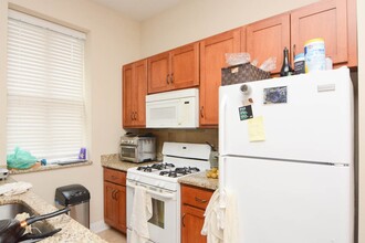 3817 N Fremont St, Unit J01P in Chicago, IL - Building Photo - Building Photo