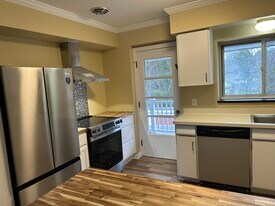 2411 East Ave, Unit 2411-5 East Ave in Rochester, NY - Building Photo