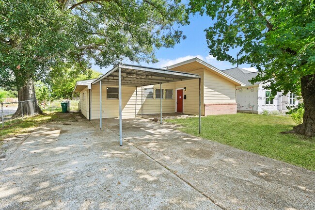 1201 Orrel Dr in Pasadena, TX - Building Photo - Building Photo