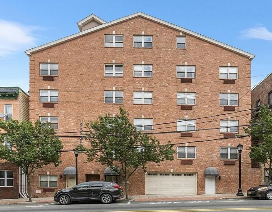 1720 New York Ave in Union City, NJ - Building Photo