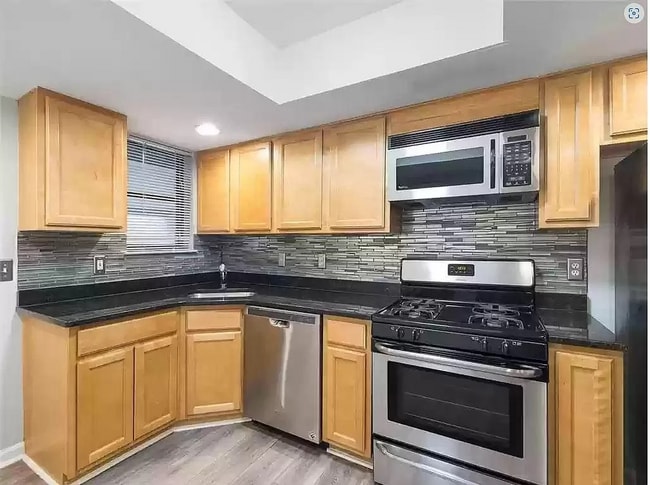 property at 2017 Powers Ferry Trce SE