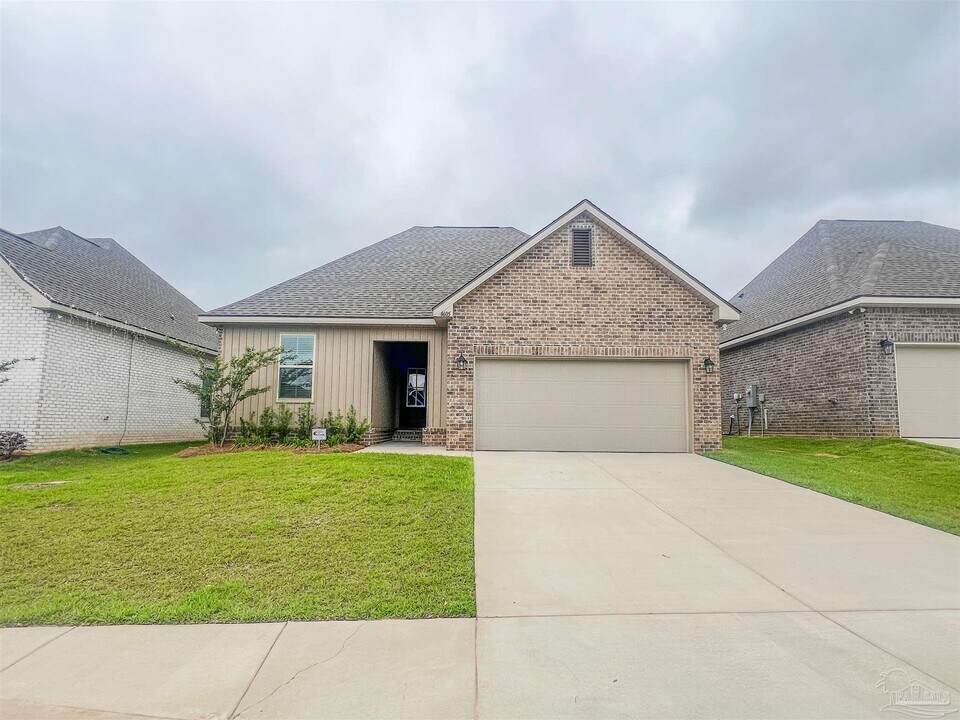 4605 Sago Palm Cir in Pace, FL - Building Photo