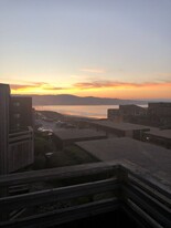 125 Surf Way in Monterey, CA - Building Photo