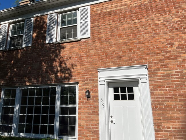 property at 553 Winnetka Ave