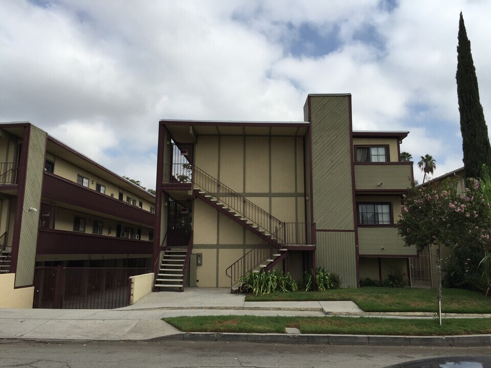 11341 Tiara St, Unit 2 in Los Angeles, CA - Foto de edificio