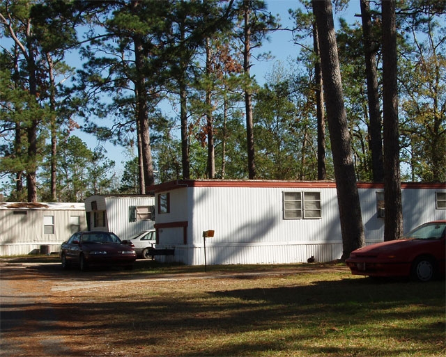 Sportsman Mobile Home Park in Lake Charles, LA - Foto de edificio