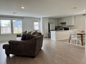 9839 Butte Crk in San Antonio, TX - Building Photo - Building Photo