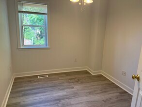 702 Delevan St, Unit B in Charlottesville, VA - Building Photo - Building Photo