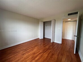 8200 SW 210th St in Cutler Bay, FL - Building Photo - Building Photo