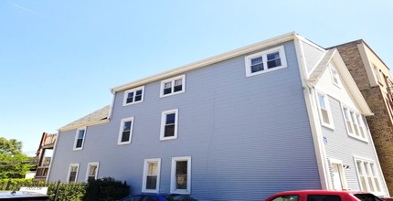 Wicker Park 4-Unit Apartment Building in Chicago, IL - Building Photo - Building Photo