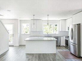 3654 SE 67th Ave in Portland, OR - Building Photo