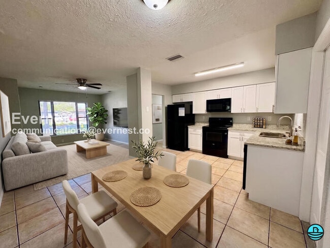 7121 Flounder Dr in Tampa, FL - Building Photo - Building Photo