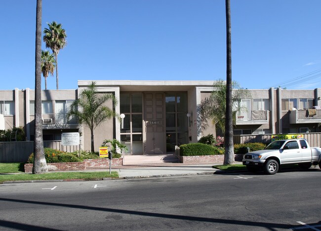 Kittridge Glen Apartments in Van Nuys, CA - Foto de edificio - Building Photo