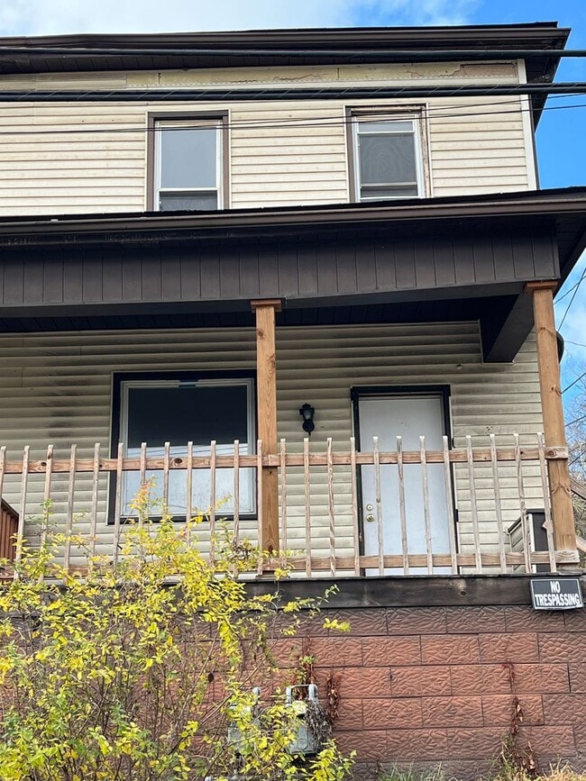 property at 2029 Commercial Ave