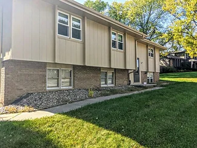 332 N 154th St in Omaha, NE - Building Photo - Building Photo