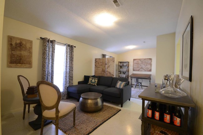 Raeford Fields in Raeford, NC - Building Photo - Interior Photo