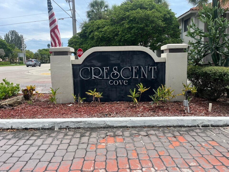 8430 Coral Lake Way in Coral Springs, FL - Building Photo