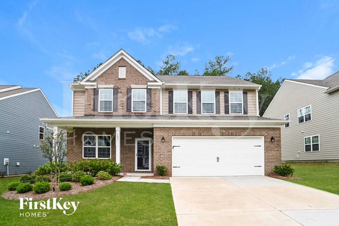 191 Tackle Box Drive in Troutman, NC - Building Photo