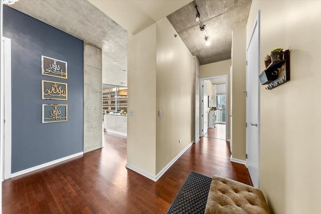 600 N Fairbanks Ct, Unit 3301 in Chicago, IL - Foto de edificio - Building Photo