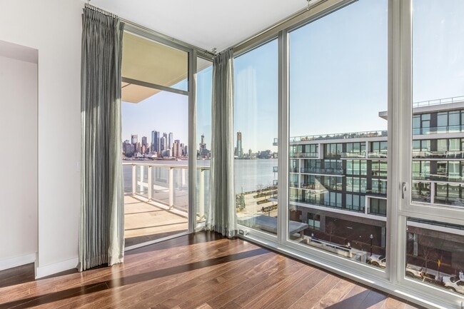 1000 Ave at Port Imperial in Weehawken, NJ - Building Photo - Building Photo