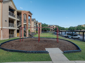 Forest Park in Austin, TX - Foto de edificio - Building Photo