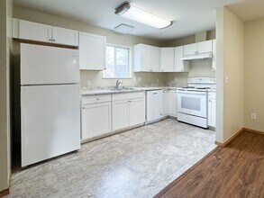 8201 E 36th Ave in Anchorage, AK - Building Photo - Building Photo