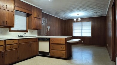 2707 W 27th Ave in Pine Bluff, AR - Building Photo - Building Photo