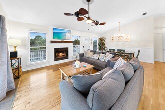 501 Dolphin St in Panama City Beach, FL - Building Photo - Building Photo