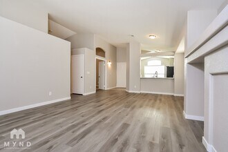 8116 Dinsmore Dr in Las Vegas, NV - Building Photo - Building Photo