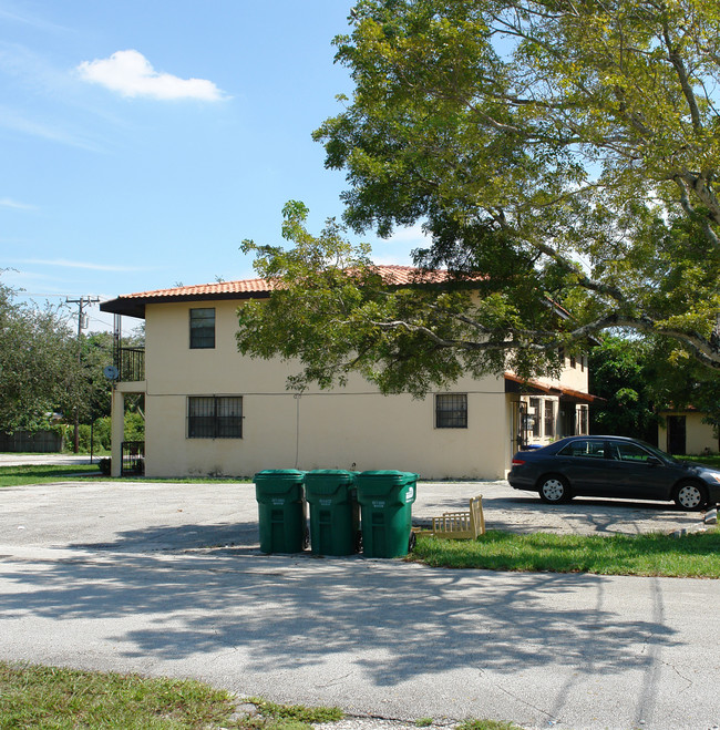 380-384 NW 93rd St in Miami, FL - Building Photo - Building Photo