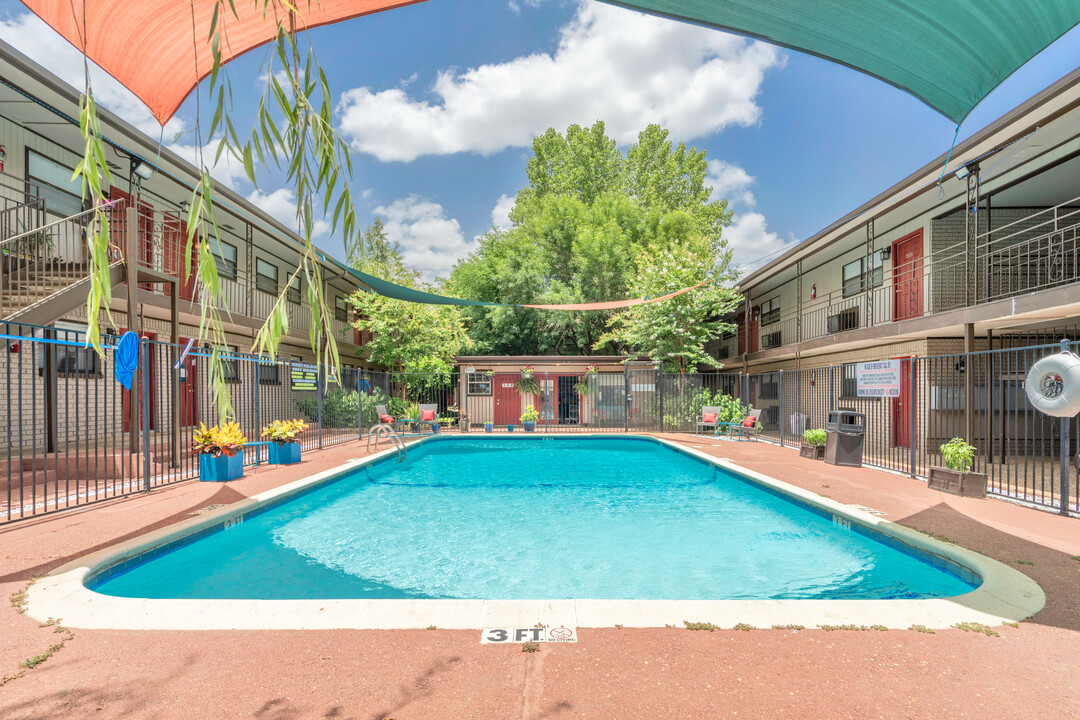 Russian River in Nacogdoches, TX - Building Photo