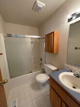 4195 SE Oak St in Hillsboro, OR - Building Photo - Building Photo