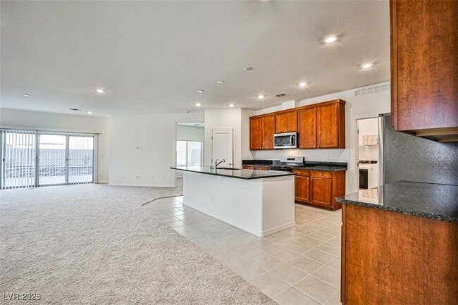 7412 Legacy Pt St in Las Vegas, NV - Building Photo - Building Photo