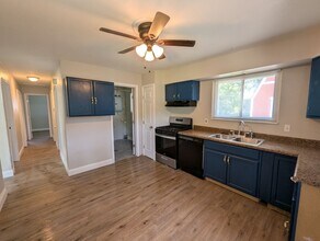 1700 Kay Dr in Florissant, MO - Foto de edificio - Building Photo