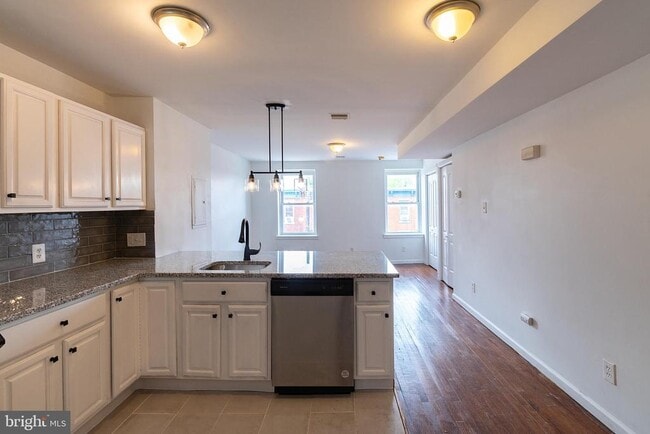 property at 305 N 41st St