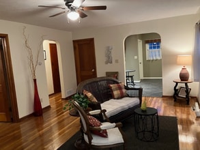 620 Linden Ave in Crete, NE - Foto de edificio - Building Photo