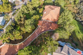 456 S McKnight Rd in Thousand Oaks, CA - Building Photo - Building Photo