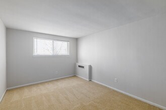 Jefferson Court Apartments in Clifton Heights, PA - Building Photo - Interior Photo