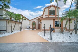 8694 Kimble Way in Boca Raton, FL - Building Photo